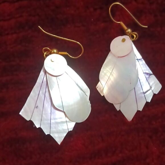 Mother of Pearl Dragon pin and earrings set - Picture 1 of 2